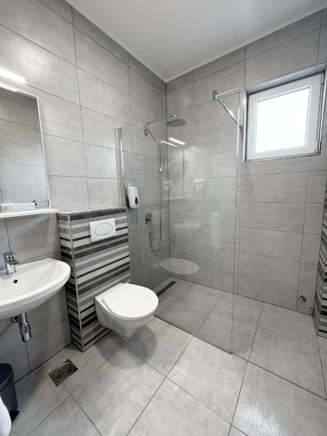 Bed & Breakfast Caka Luxury & Restaurant