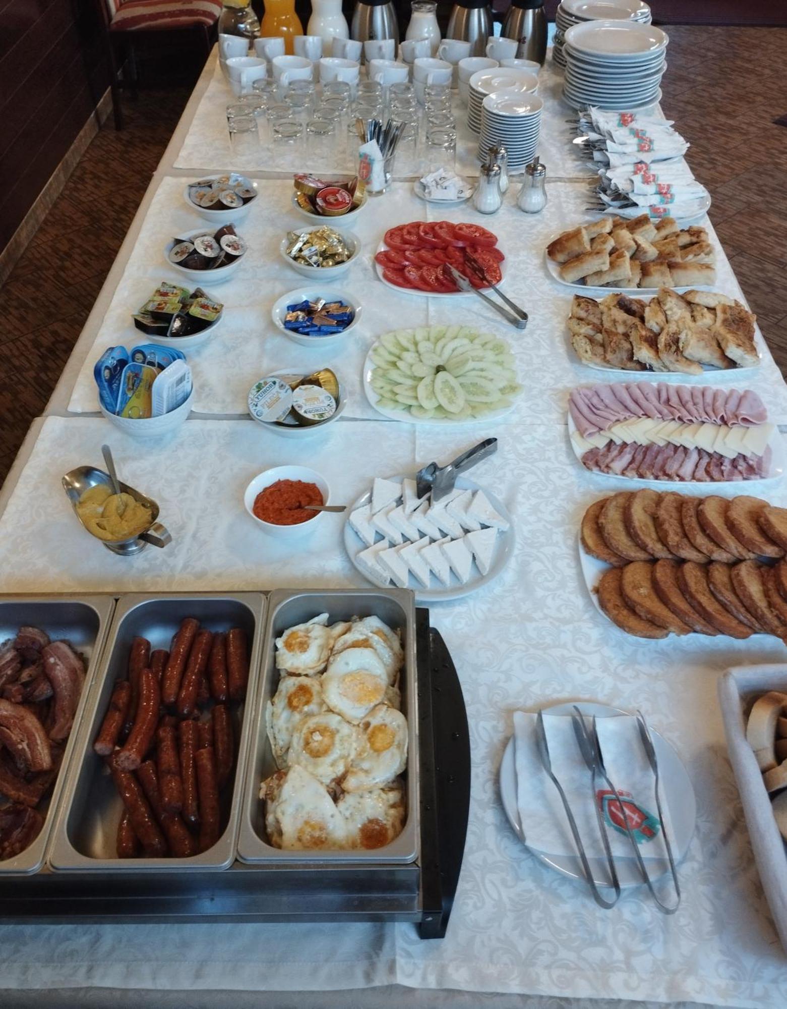 Caka Luxury & Restaurant